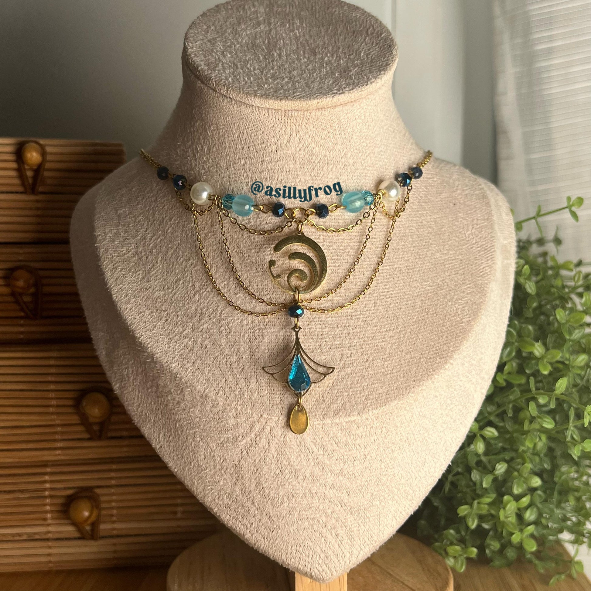Nuvellette inspired necklace
