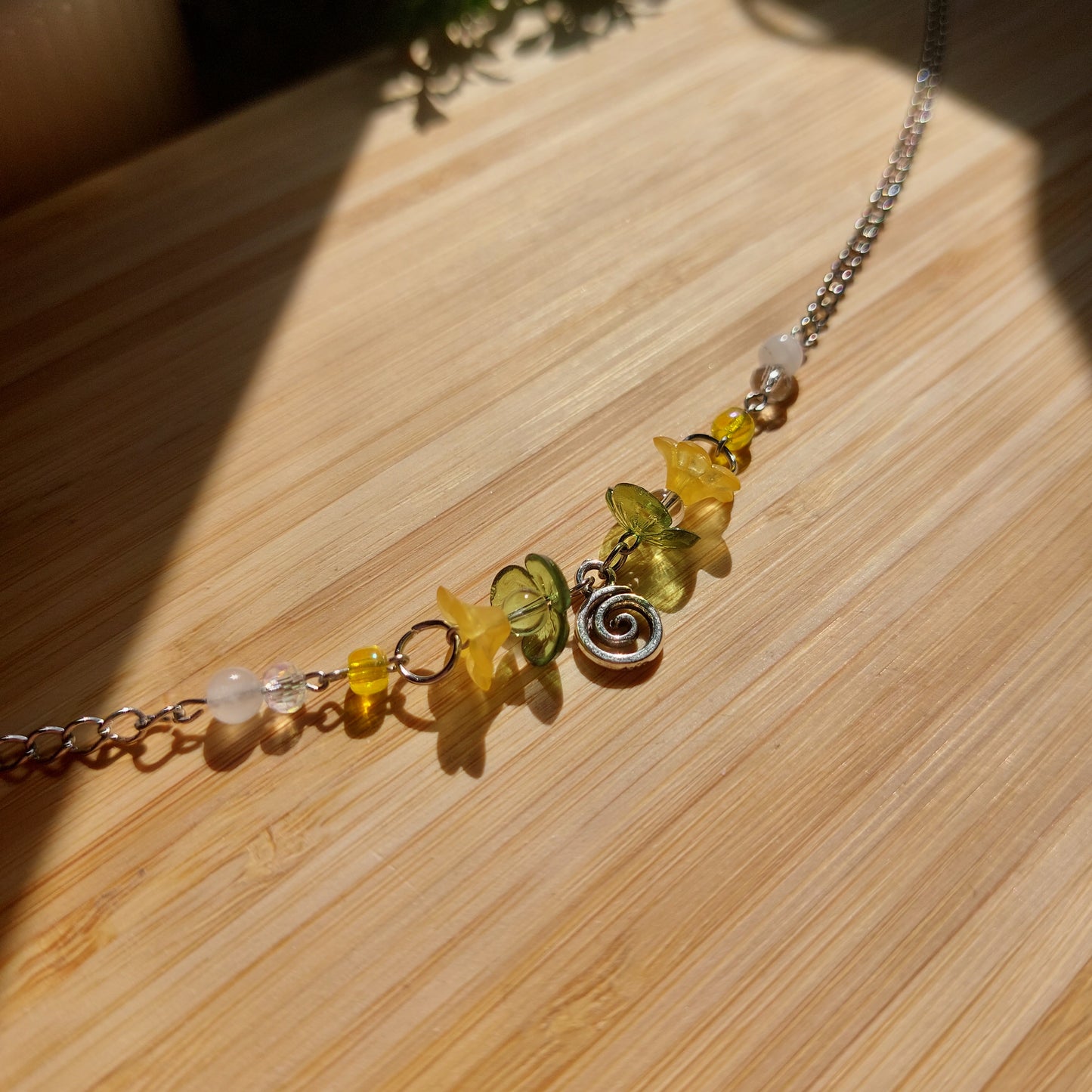 Sunday Flower Necklace